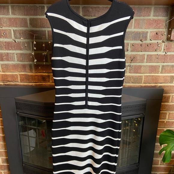 Abstract Striped Calvin Klein Dress, Size M - Picture 6 of 6